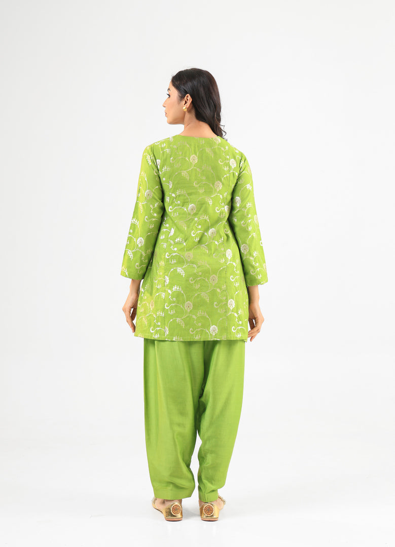 Green Banarasi Kurta Set with Embroidered neckline & Dupatta